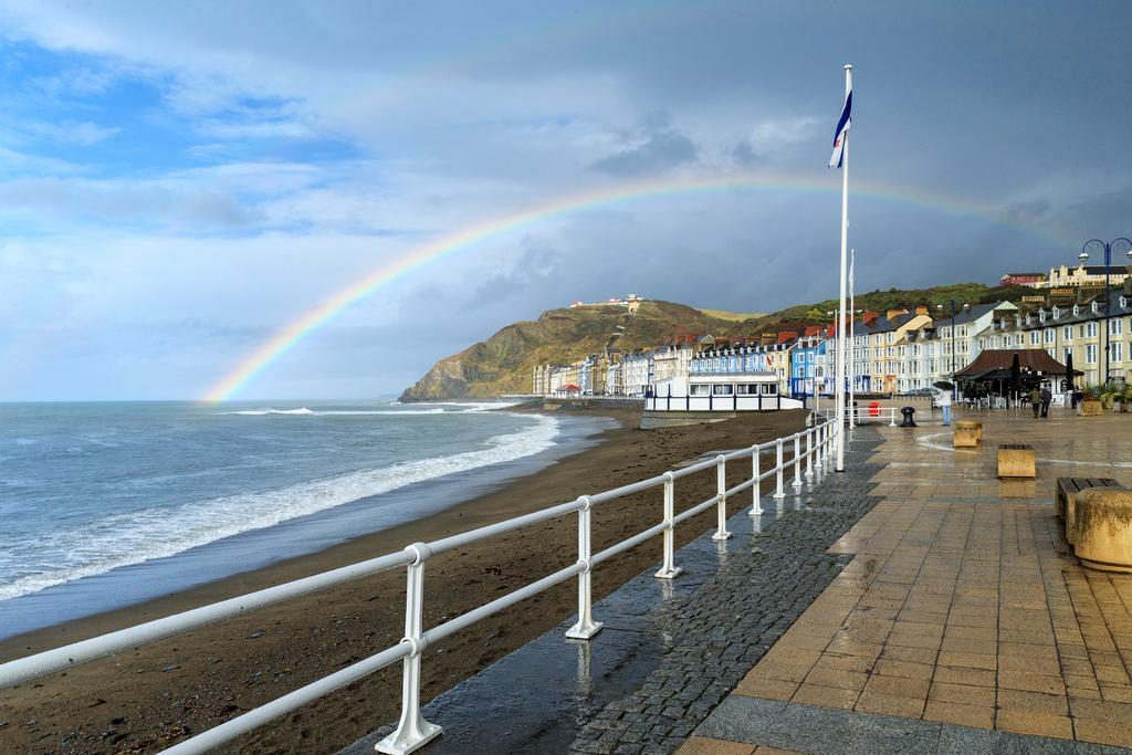 Sea View Ar Lan Y Mor Luxury Apartment Aberystwyth Esterno foto